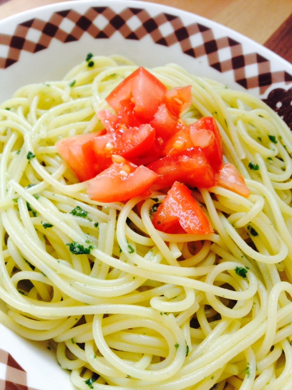 大葉とトマトのジェノベーゼパスタ