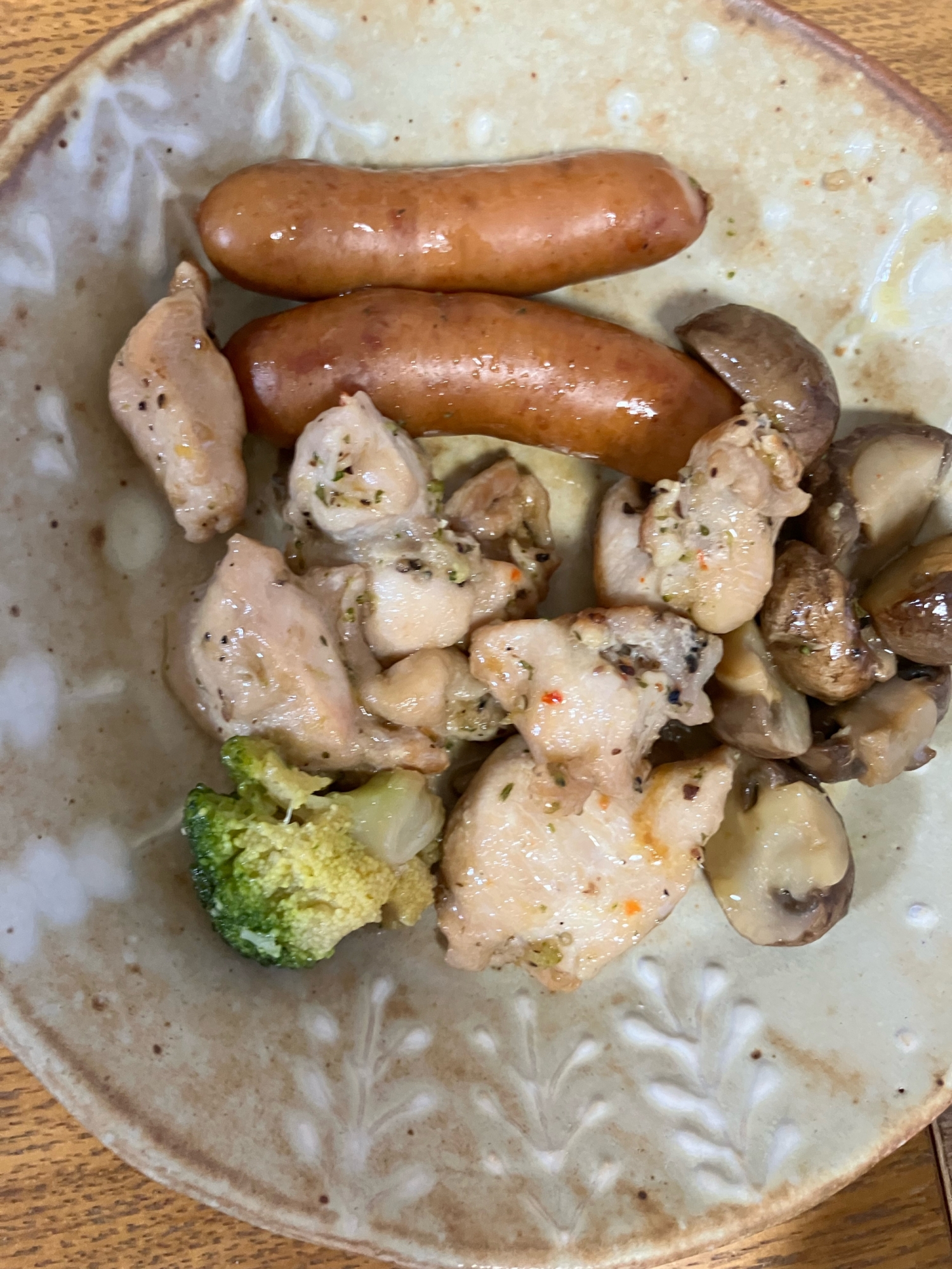 鶏肉とマッシュルームのアヒージョ