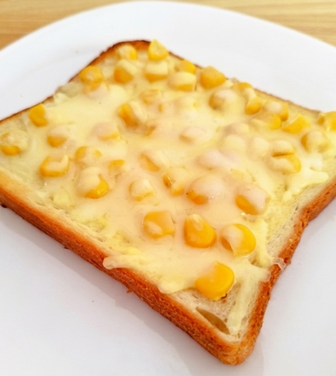 こんがり【チーズコーンマヨトースト】