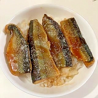 山椒たっぷり　さんまの蒲焼丼
