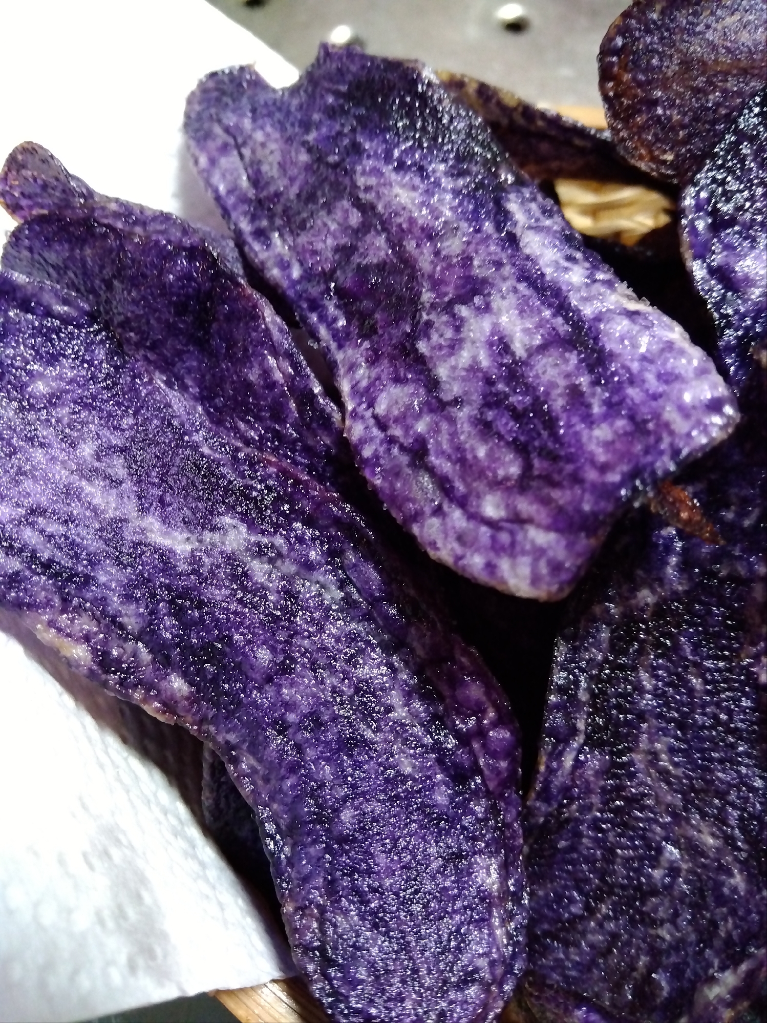 紫色のポテトチップス【赤ワインに合う】