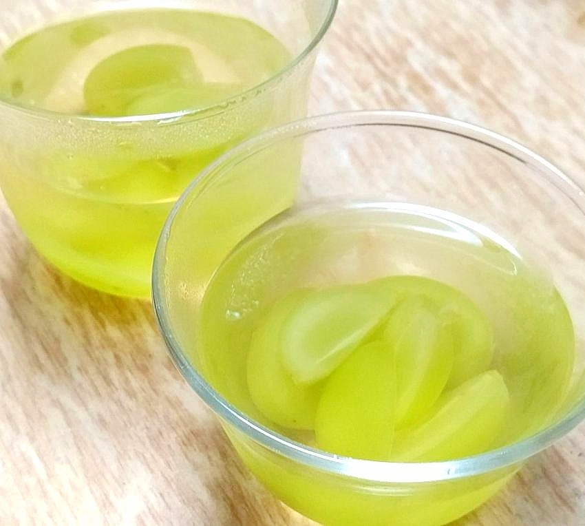マスカット入りマスカットジュースのゼリー