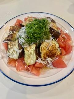 焼きなすとトマトのサラダ