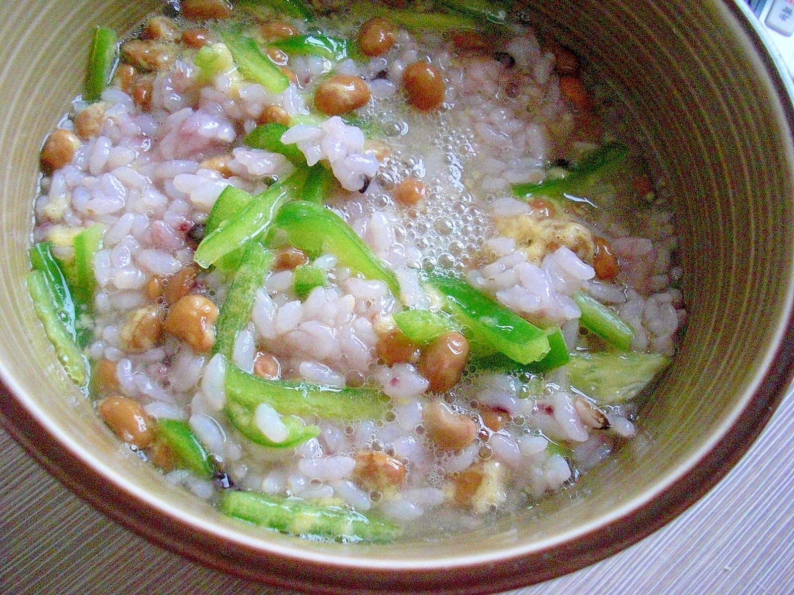 一人朝ごはんに。さらっと納豆茶漬け