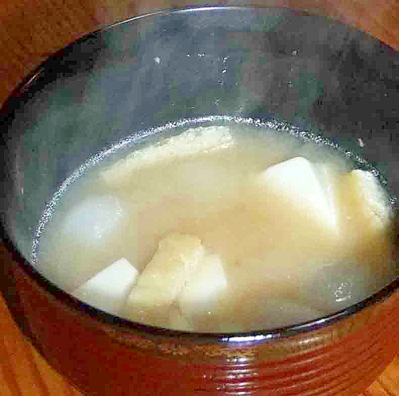 里芋と油揚げとお豆腐の味噌汁