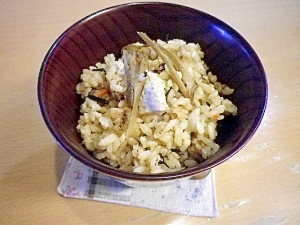 鶏ごぼうひじきの炊き込みご飯