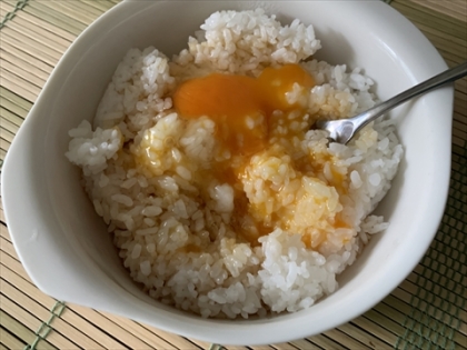 ごま油で味変！　ふんわり卵かけご飯