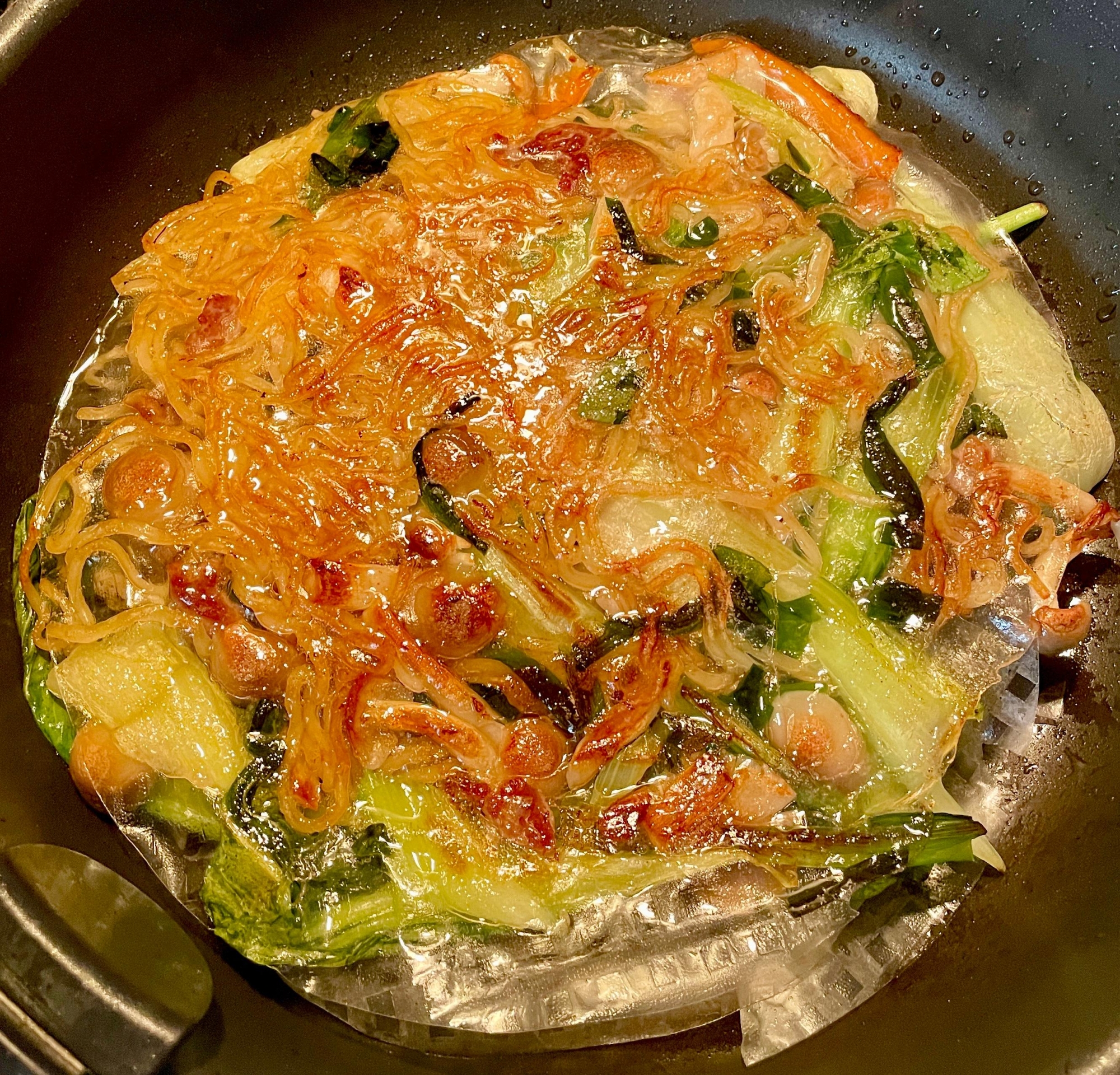 パリッと♡ライスペーパーでサンドした上海風焼きそば