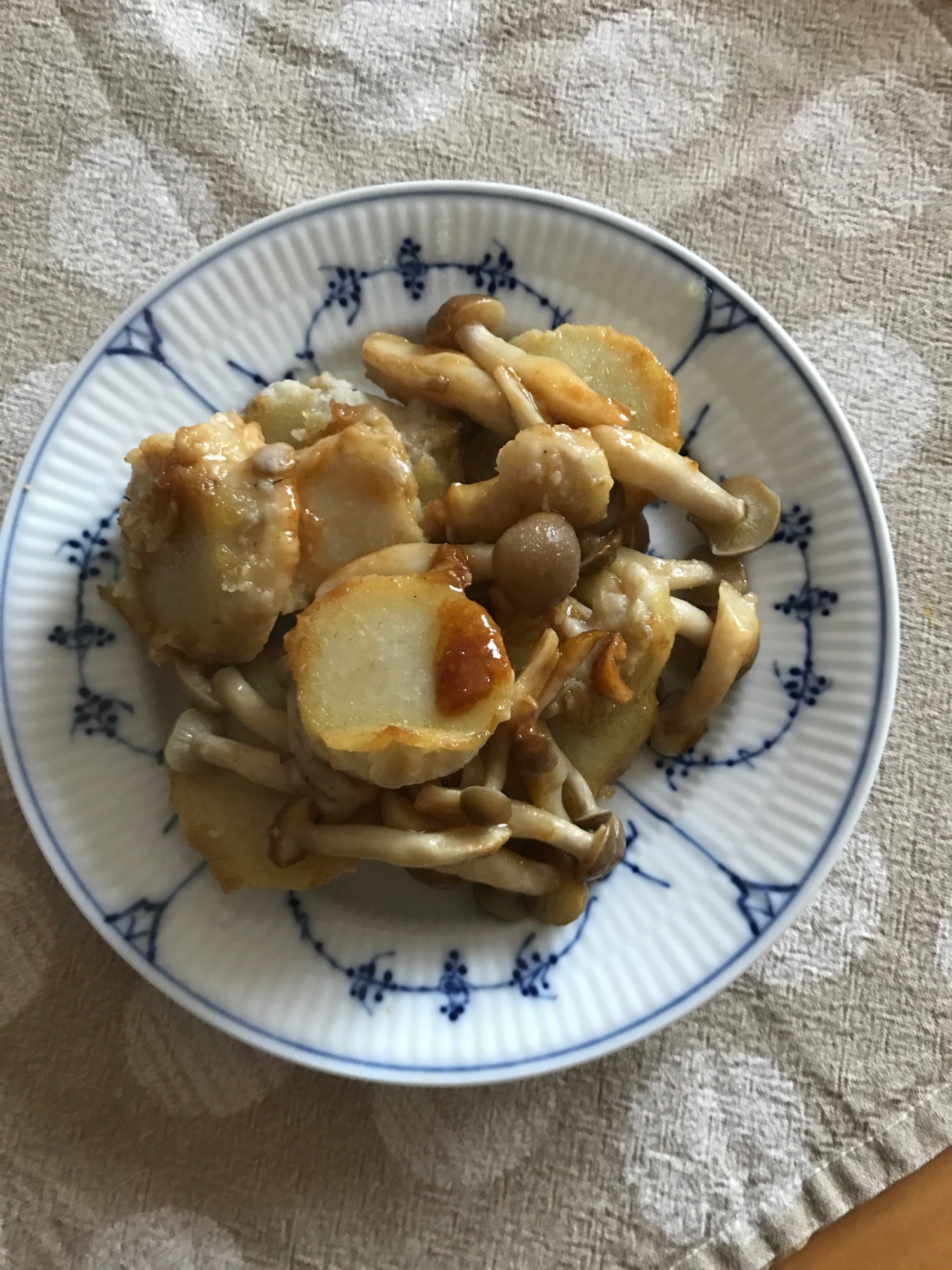 里芋としめじの焼肉だれ炒め