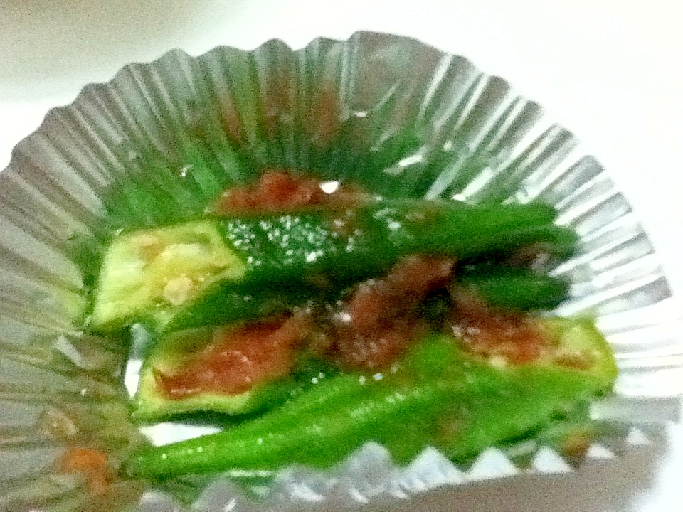 お弁当におくらの梅おかか和え