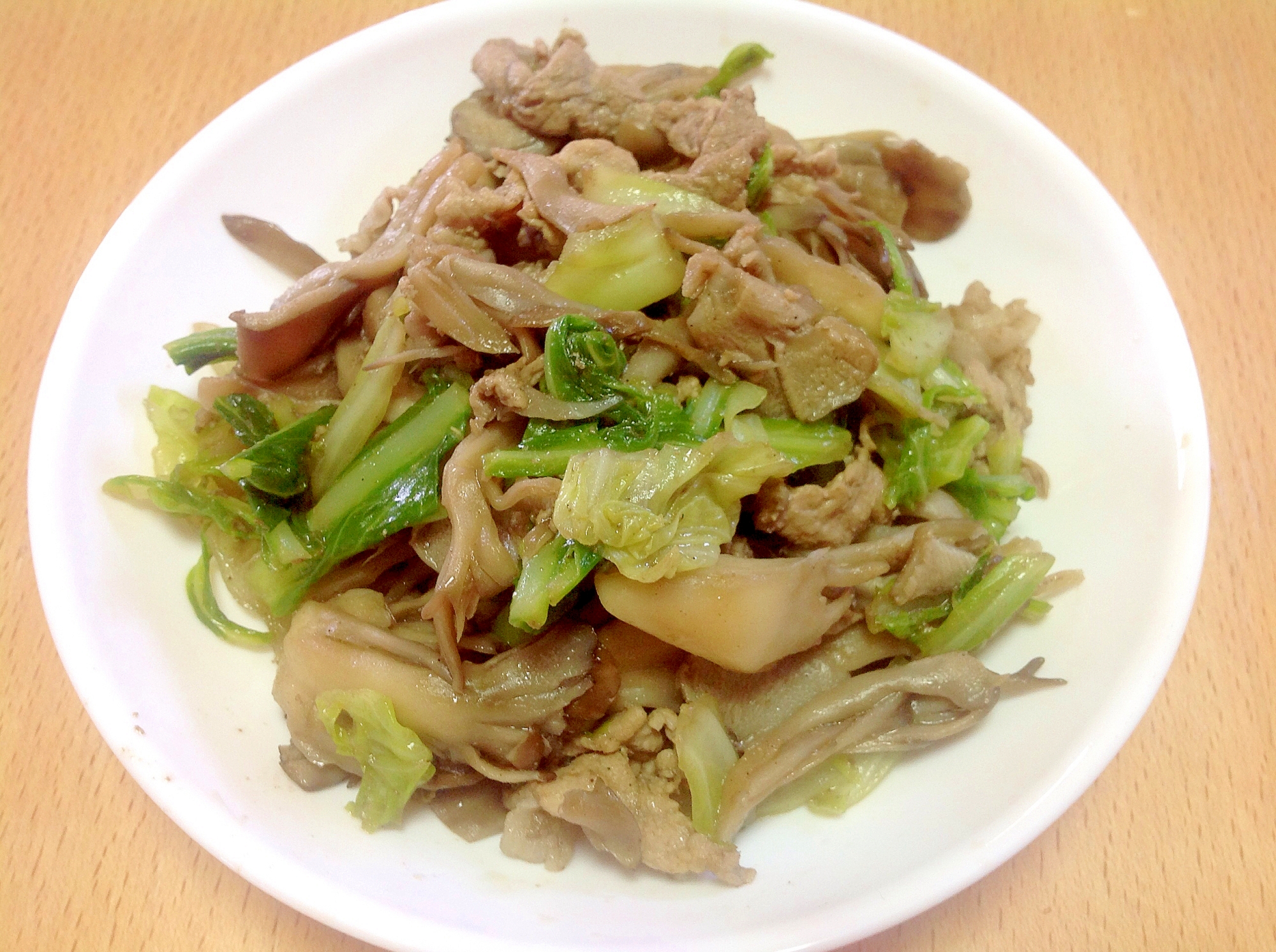 豚肉と舞茸・キャベツの肉野菜炒め♪