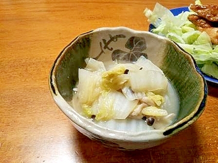 白菜・あげ・しめじの　煮びたし