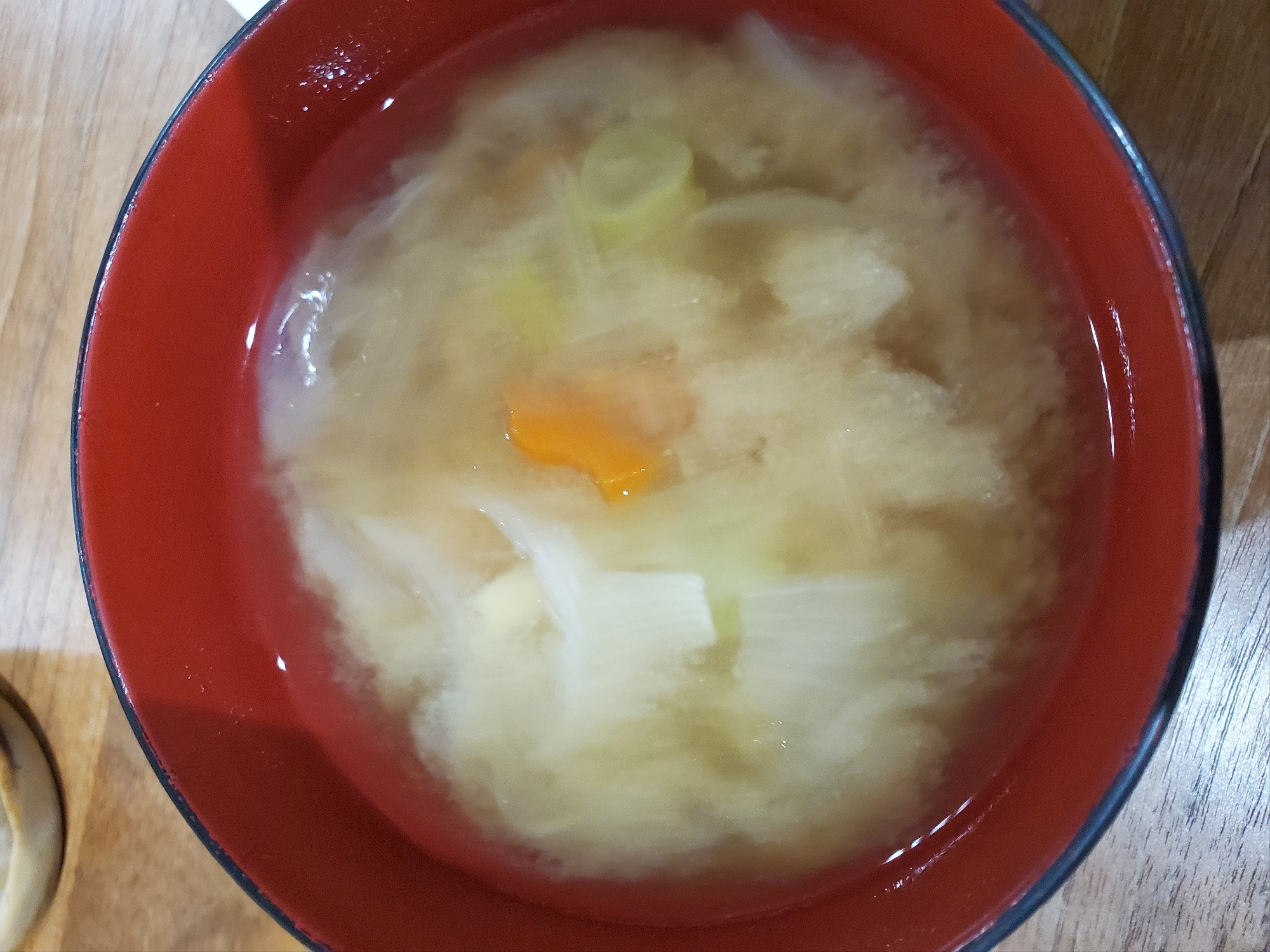 新玉ねぎ、人参の味噌汁