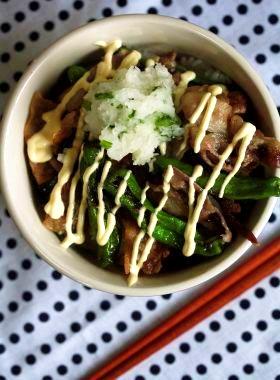 カリカリ豚としし唐のおろしマヨ丼♪