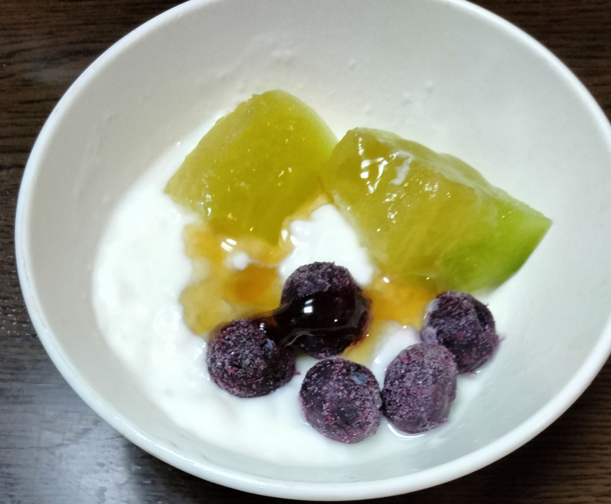 今日のヨーグルト♡メロン&ブルーベリー