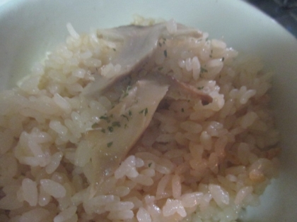 香り豊かな秋の味覚「松茸ご飯」
