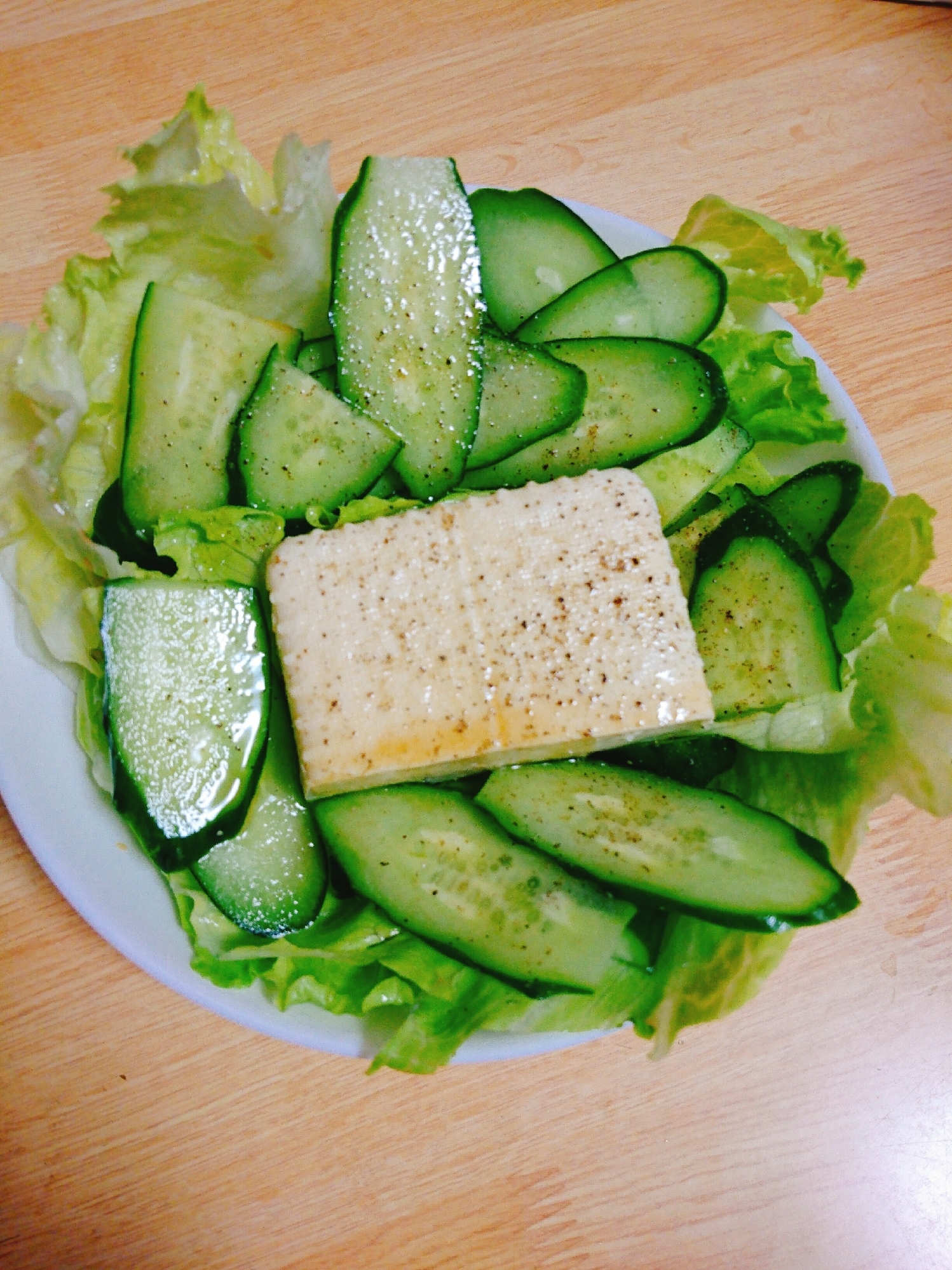 簡単ドレッシングで☆きゅうり 豆腐 レタスのサラダ