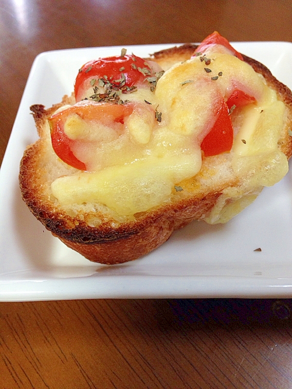 トマトとチーズのバゲットトースト レシピ 作り方 By Tukuyo93 楽天レシピ