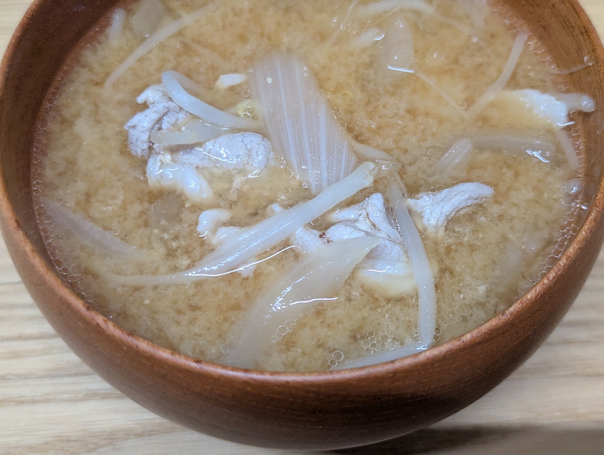 もやしと豚のお味噌汁