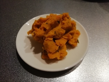 クルミがなかったのですが、真似してみました✨人参を入れるのは始めてでしたが美味しかったです✨