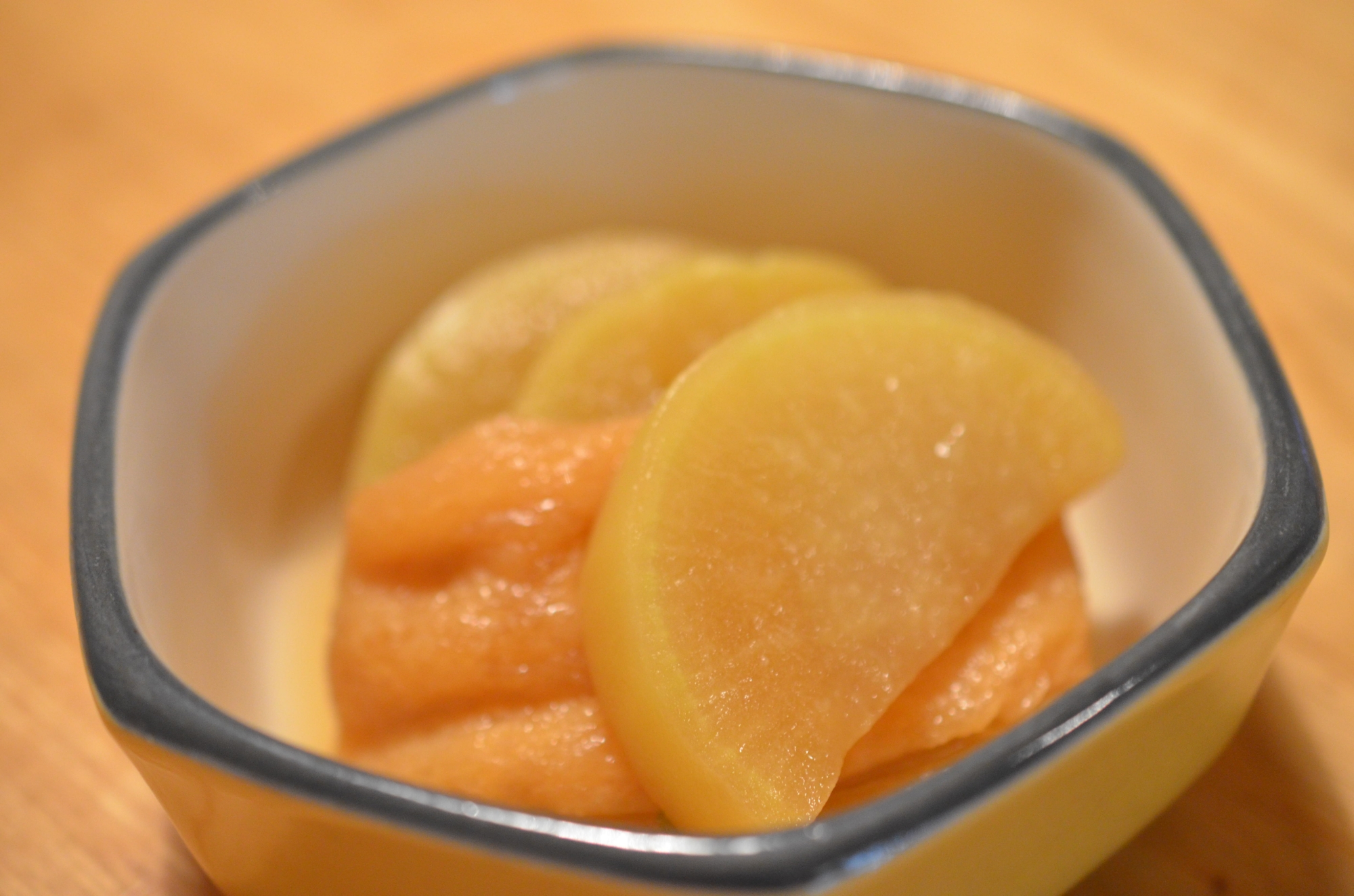 お鍋ひとつ！煮込むだけ簡単♪大根と油揚げの煮物