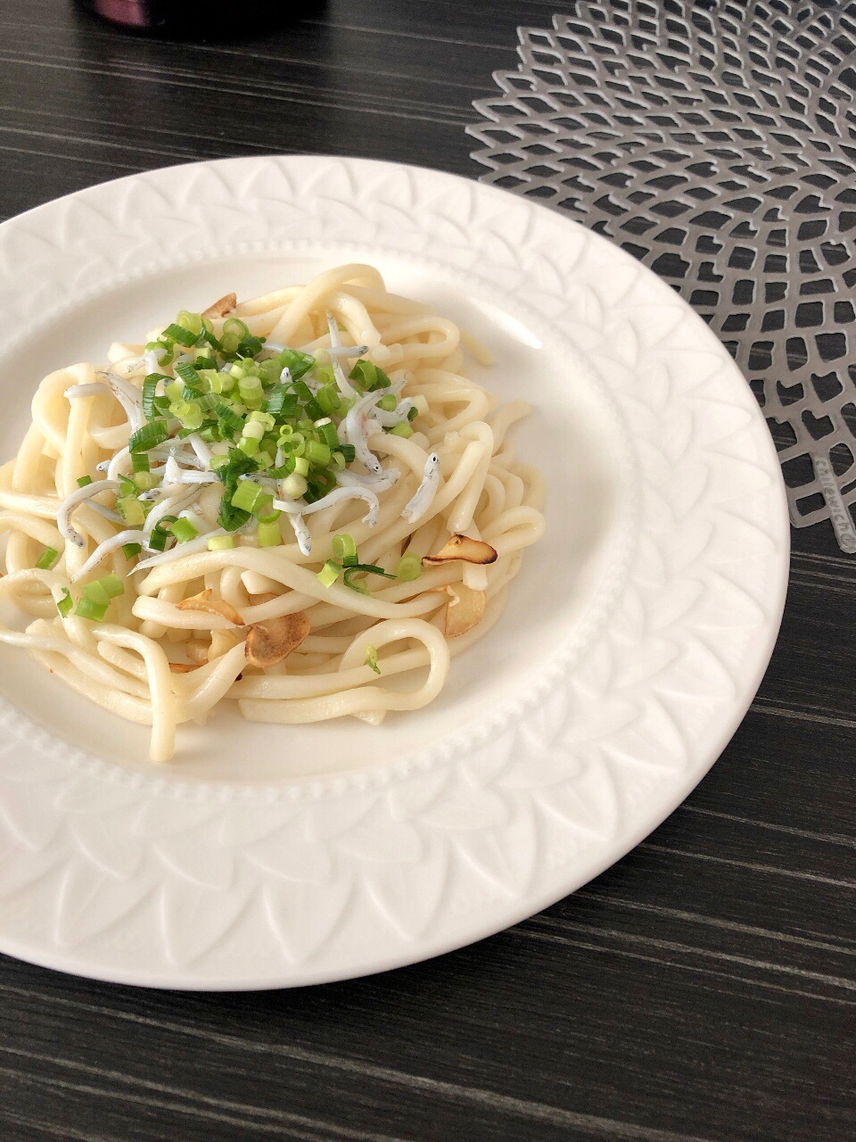 にんにくを効かせた☆洋風しらす焼きうどん