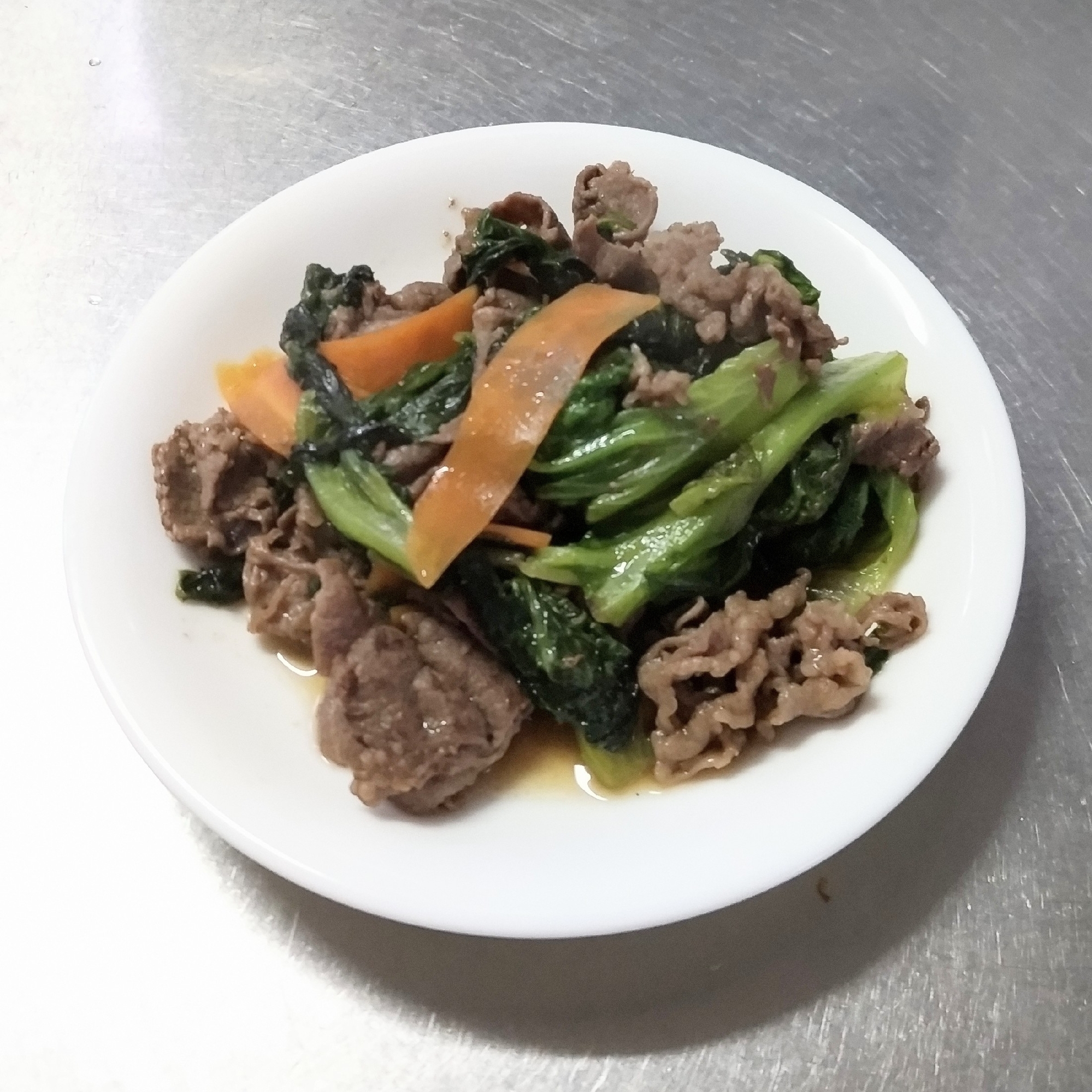 牛肉とサニーレタスの焼き肉のたれ炒め