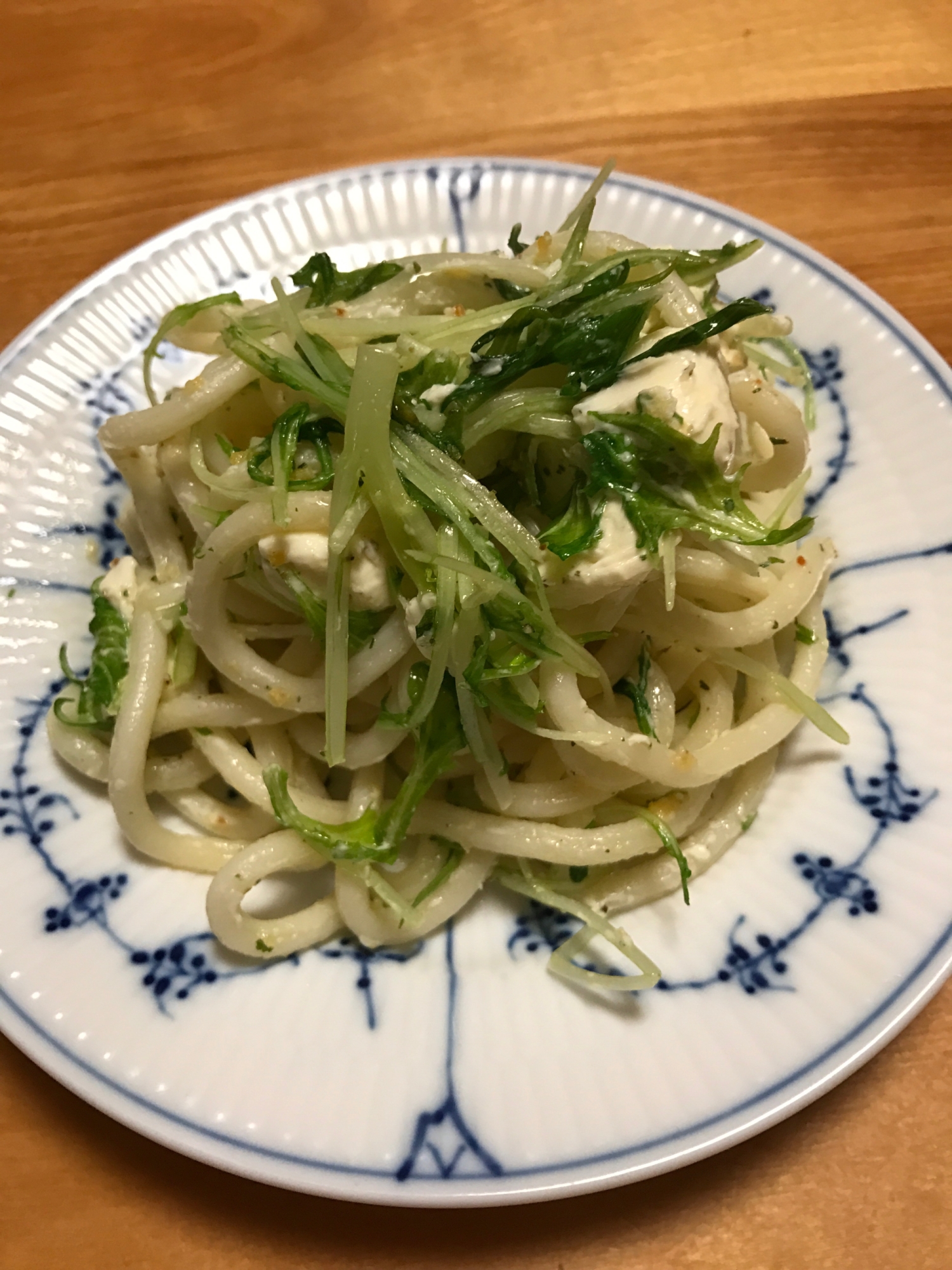 水菜とクリームチーズの焼きうどん