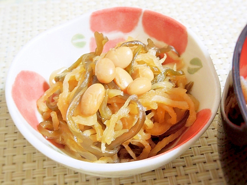 切干大根と大豆・茎わかめの煮物