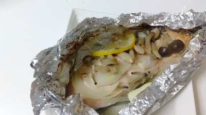 秋生鮭で色薄いですが鮭で作ってます！夕食でいただきました！
レシピありがとうございます❤️