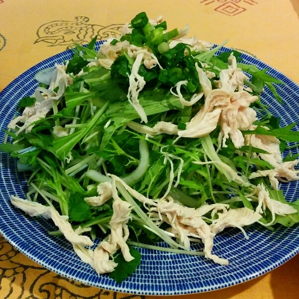 チキンの香味野菜サラダ