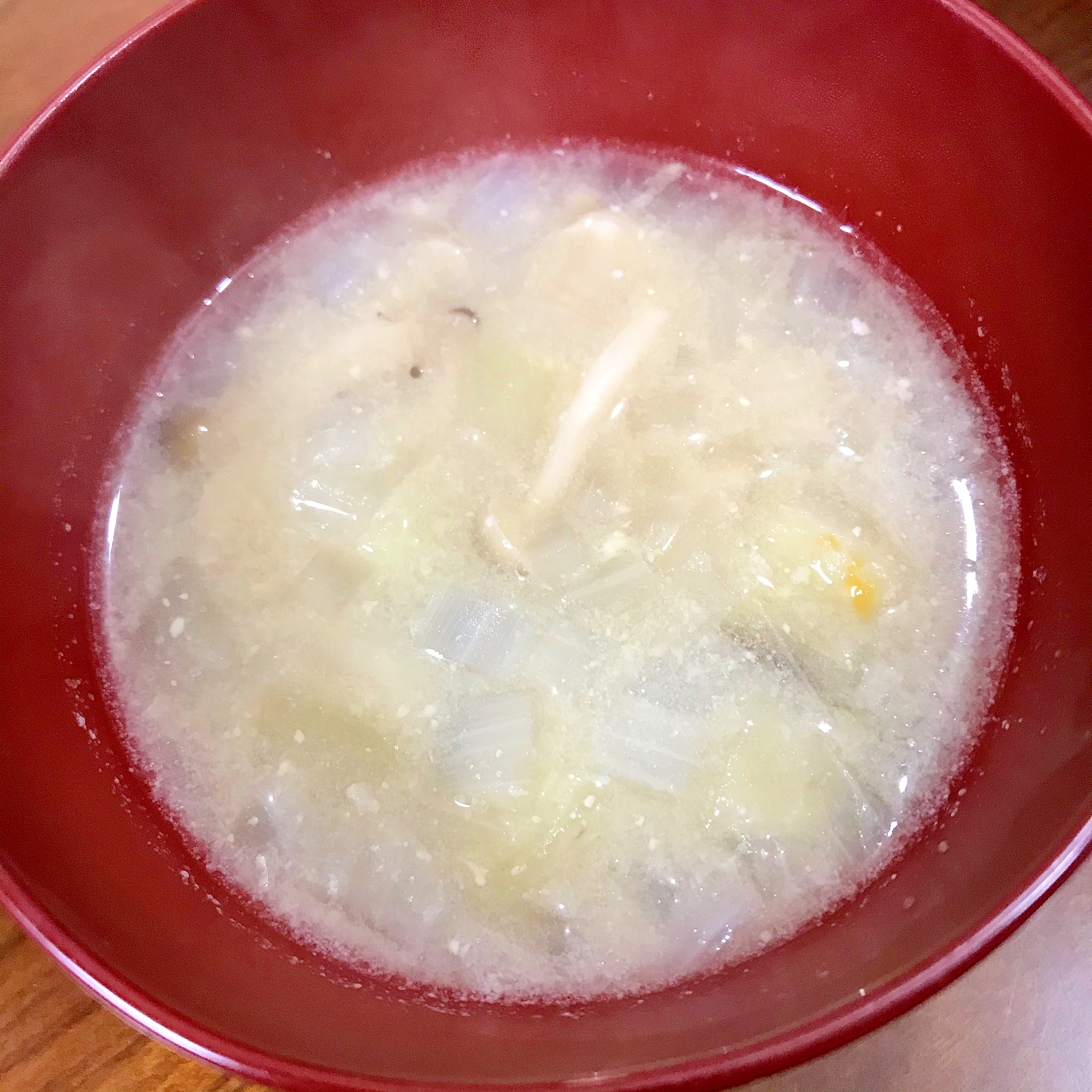 しめじ、玉ねぎ、ナスの味噌汁