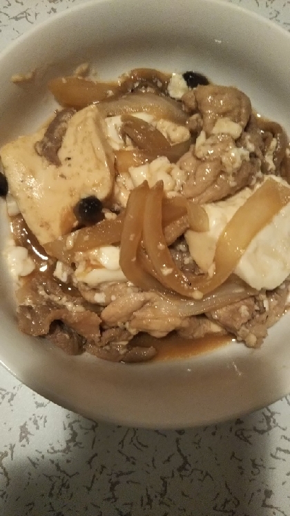 簡単で美味しかったです♪長ねぎの代わりに玉ねぎで！しめじも追加しました！