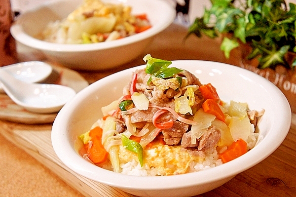 レンジで！ふわ玉がポイントな食べ応え抜群の中華風丼