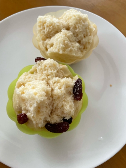 蒸し器で作るとふわふわしっとり、うまく割れました！