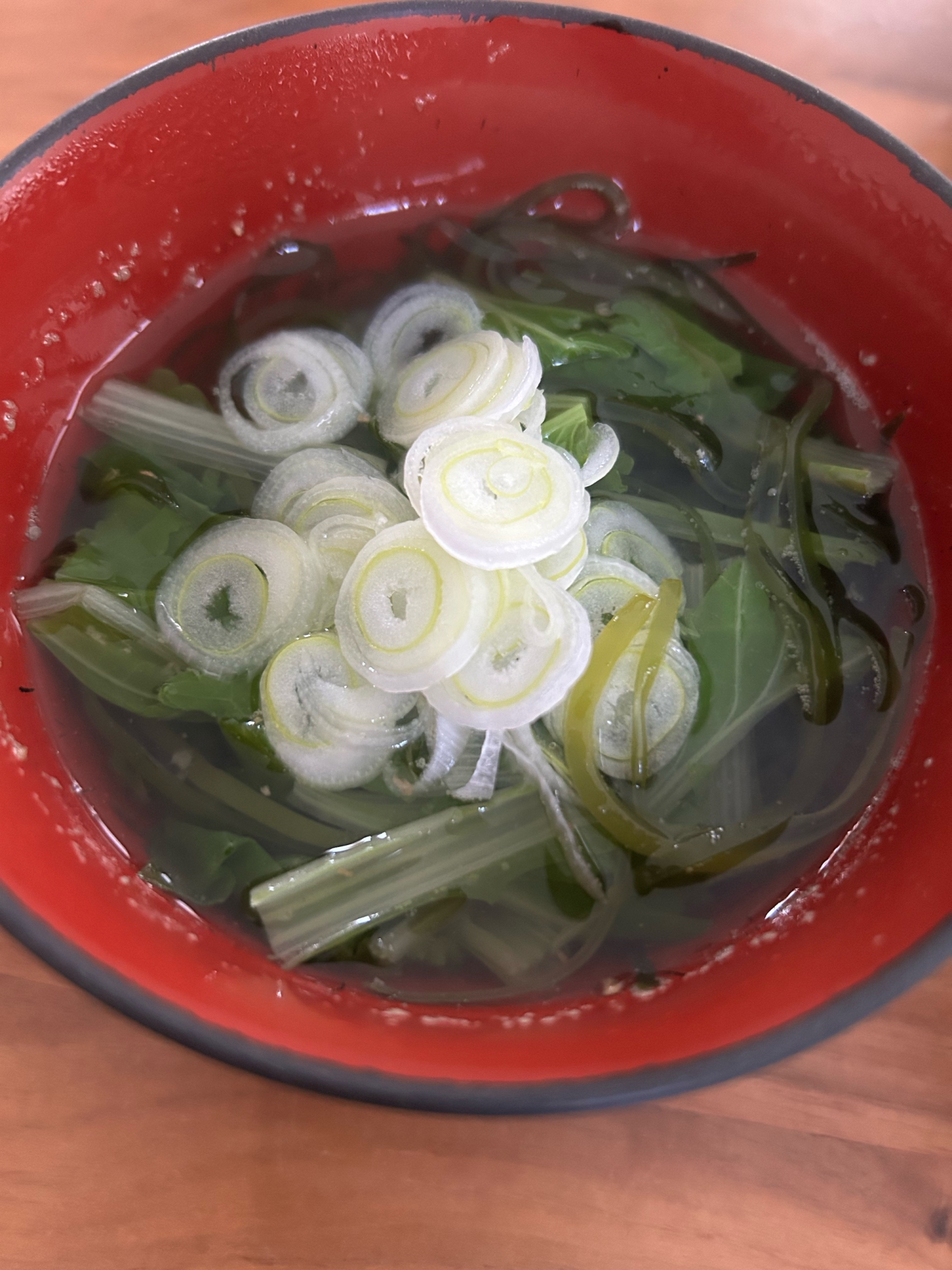 しろ菜と刻み昆布とネギのお吸い物