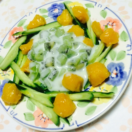 緑なフルーツサラダ♪（ヨーグルト＆キウイ他）