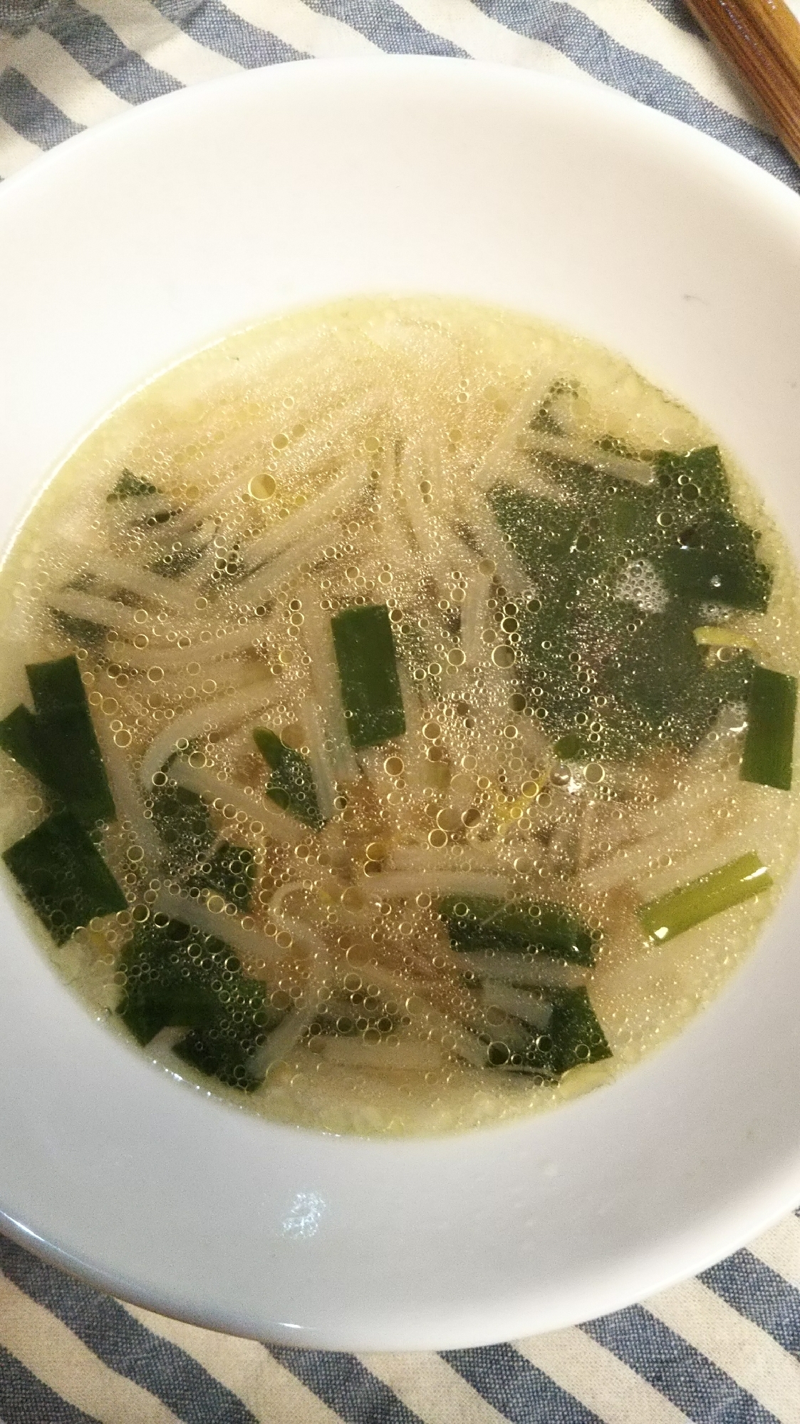 韮ともやしの中華スープ