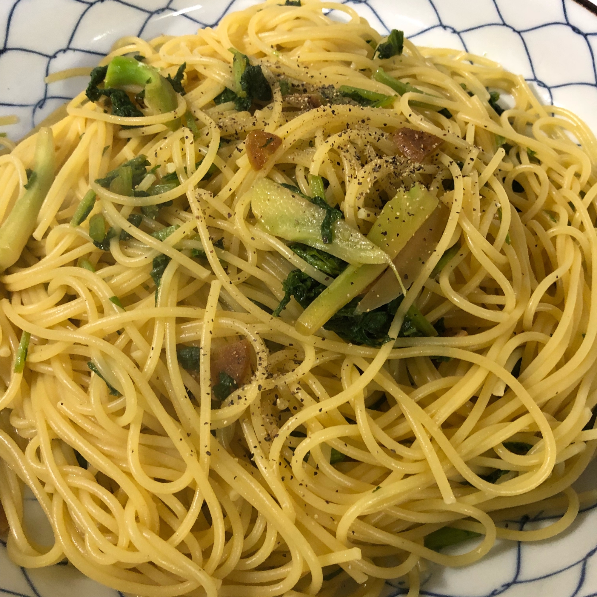 ブロッコリーの茎とわさび菜のパスタ