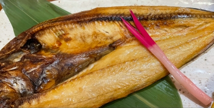 フライパンでホッケの開きの酒蒸し焼き