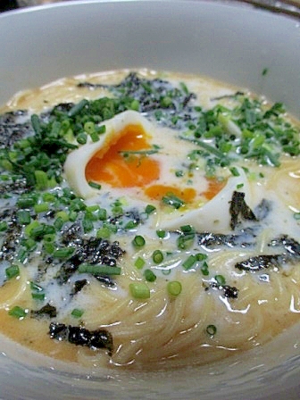 海苔たっぷり　卵ミルクラーメン