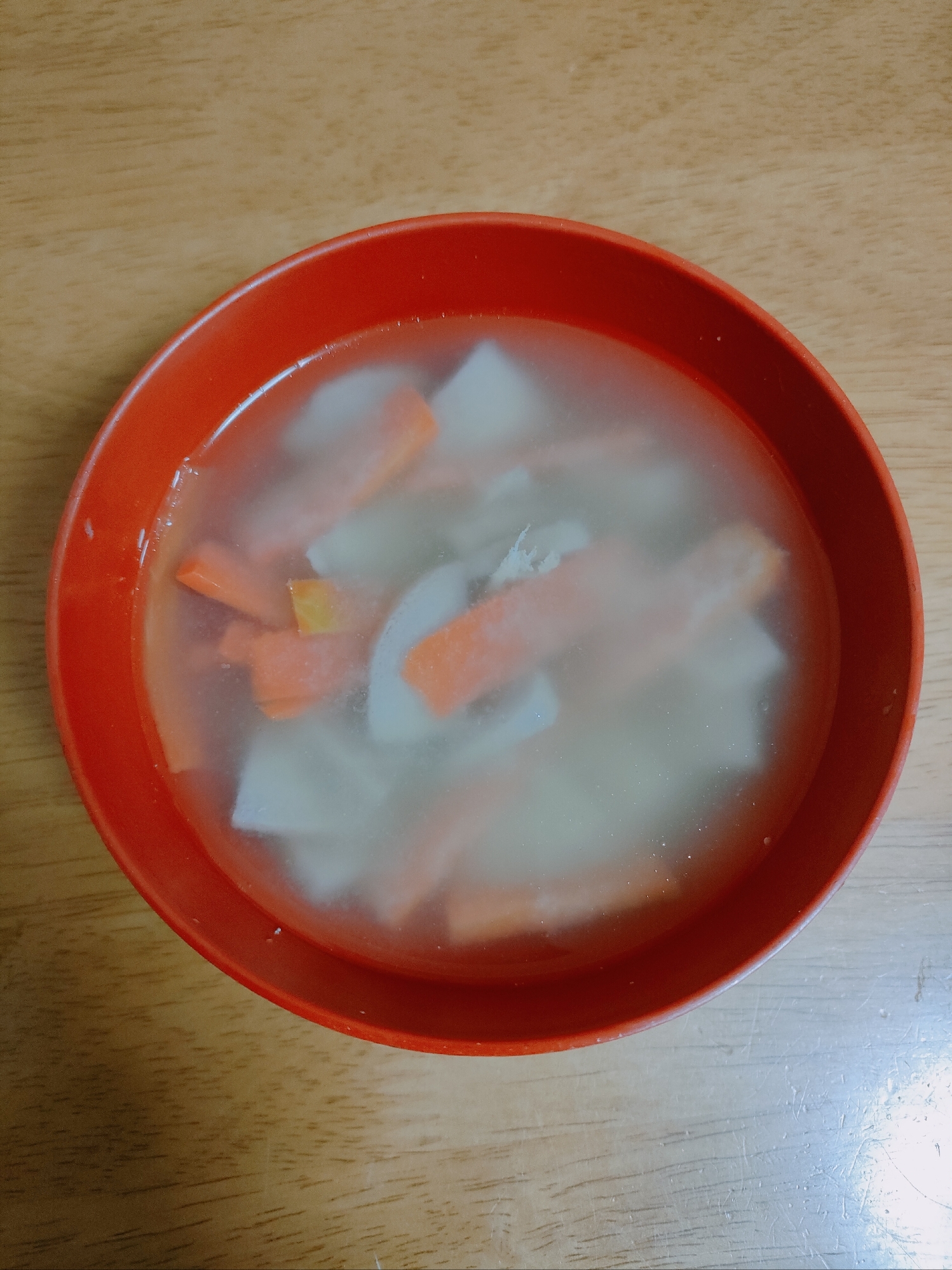新玉ねぎと里芋と人参のスープ