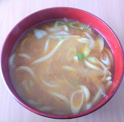 簡単！味噌煮込みうどん♪