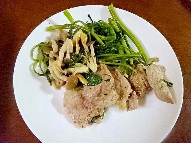 豚ヒレ肉と空心菜の炒め物