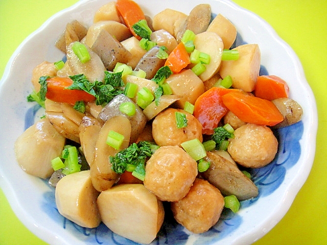 里芋とごぼう鶏団子こんにゃくの煮物