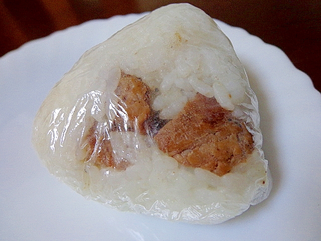 お肉いっぱい(≧▼≦)♡牛生姜麺つゆ炒めおにぎり