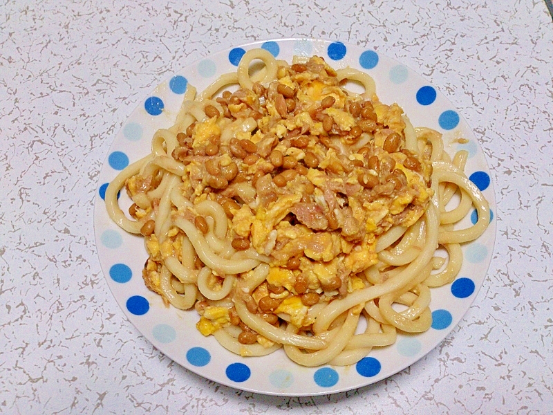 これは美味い！医大生のツナ納豆焼きうどん