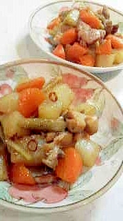 鶏と根菜のピリ辛煮