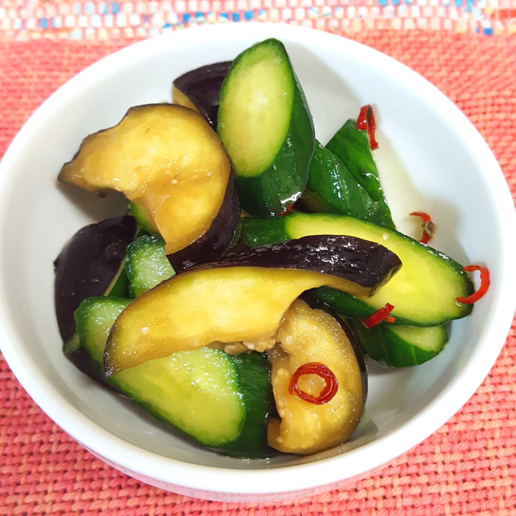 めんつゆで簡単 茄子ときゅうりの漬物 レシピ 作り方 By ピッ君0129 楽天レシピ めんつゆで簡単 茄子ときゅうりの漬物 レシピ 作り方 By ピッ君0129 楽天レシピ