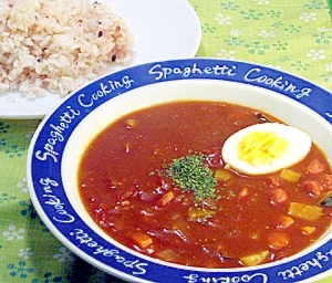 トマトとウインナーのスープカレー